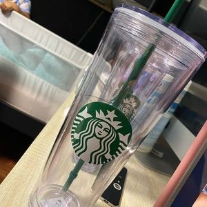 Starbucks clear venti cup